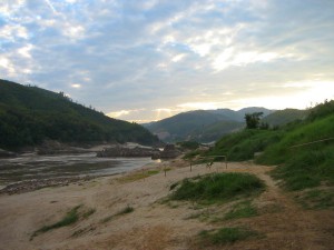 Backpacken reistips Pak Beng Laos Mekong rivier